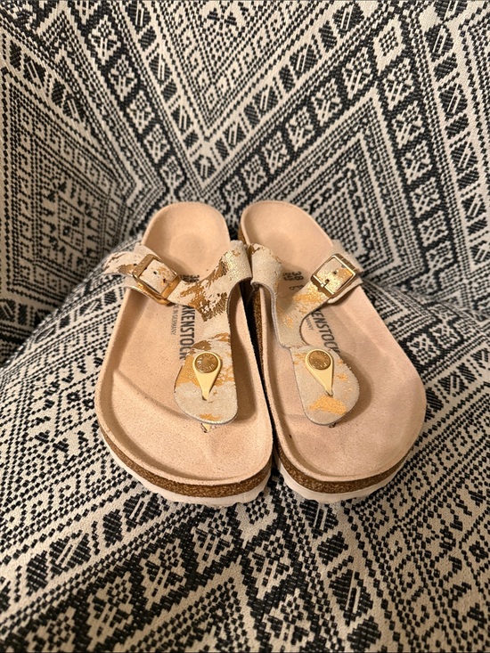 Birkenstock Shoes - Birkenstock Gizeh Suede Thong Sandals in Blush with Gold Accents
